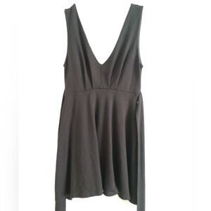 Joe & Elle Black Semi Formal Top Deep V Front Sleeveless Size Small Chest 28"